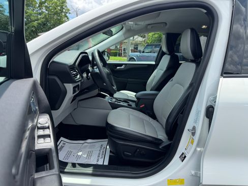Used 2023 Ford Escape SE FWD image 10