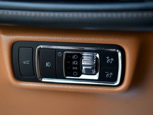 Used 2020 Lincoln Aviator Black Label w/ Dynamic Handling Package image 32