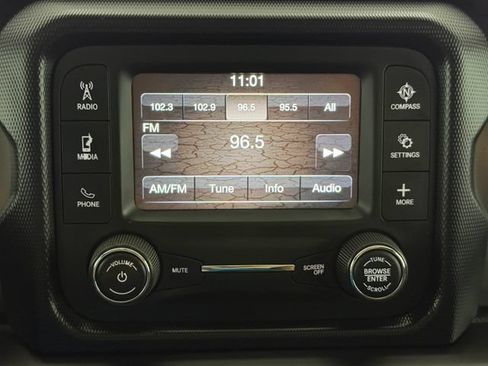 Used 2019 Jeep Wrangler Unlimited Sport S AWD/4WD image 18