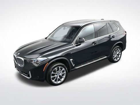 Used 2025 BMW X5 xDrive50e image 28
