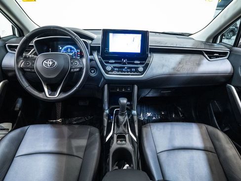 Used 2023 Toyota Corolla Cross XLE w/ Convenience Package image 11