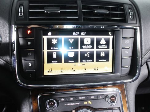 Used 2017 Lincoln Continental Select FWD image 22