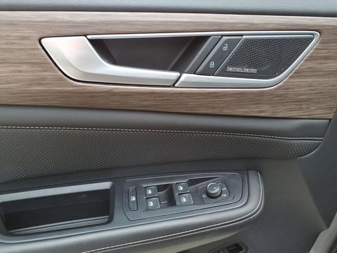 Used 2024 Volkswagen Atlas SEL Premium R-Line image 11