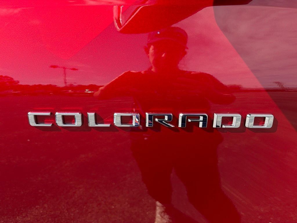Certified 2025 Chevrolet Colorado Trail Boss AWD/4WD image 9