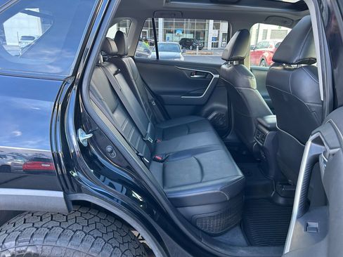 Used 2019 Toyota RAV4 Limited image 25