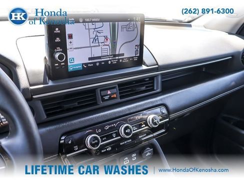 Certified 2025 Honda Pilot Touring image 17