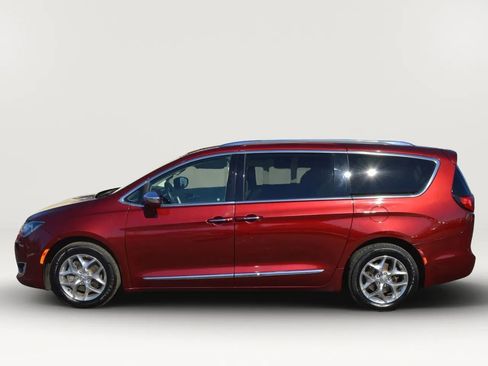 Used 2019 Chrysler Pacifica Limited image 2