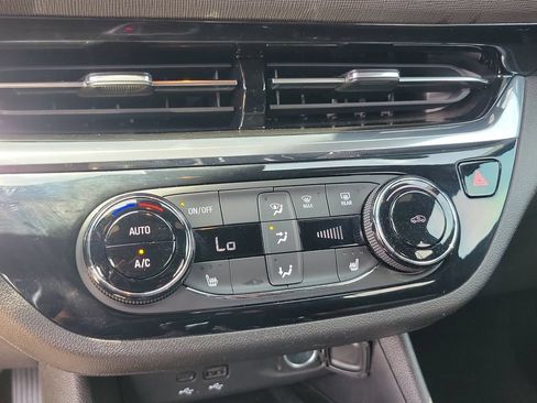Used 2024 Buick Envista Sport Touring w/ Convenience I Package FWD image 29