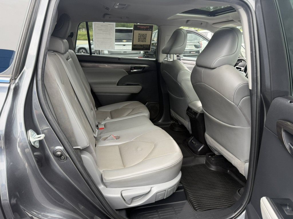 Used 2021 Toyota Highlander Limited AWD/4WD image 37