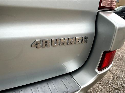 Used 2005 Toyota 4Runner SR5 image 21