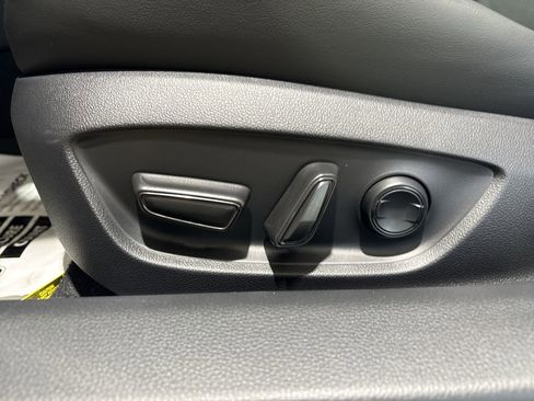 New 2026 Toyota Prius Plug-In Hybrid image 12