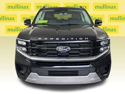 New 2026 Ford Expedition Platinum w/ Platinum Ultimate Package AWD/4WD image 14