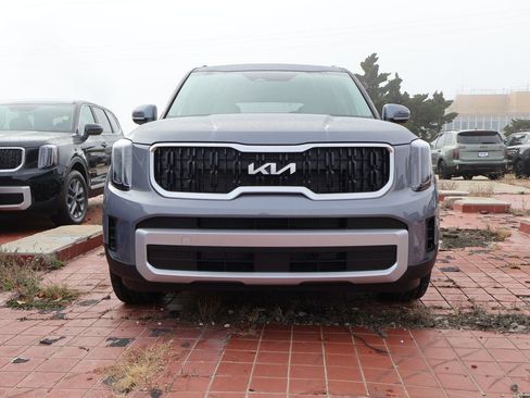 New 2025 Kia Telluride EX image 2