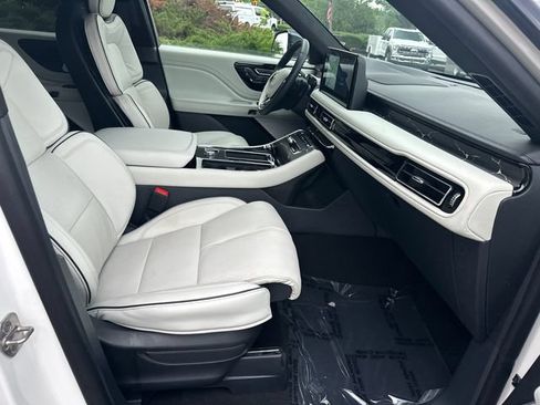 New 2026 Lincoln Aviator Black Label w/ Jet Appearance Package AWD/4WD image 14