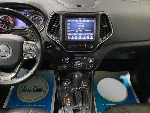 Used 2021 Jeep Cherokee Latitude Lux w/ Comfort/Convenience Group image 17