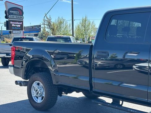 Used 2017 Ford F250 XLT w/ XLT Value Package AWD/4WD image 3