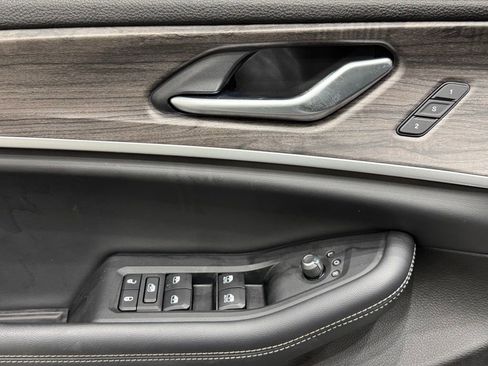 Used 2022 Jeep Grand Cherokee L Limited image 20