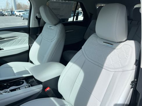 New 2026 Ford Explorer Platinum image 8