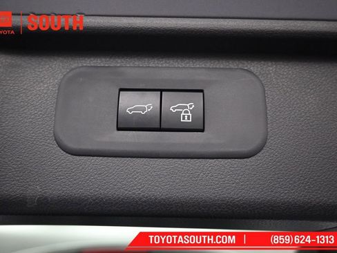 Used 2024 Toyota Grand Highlander AWD image 33