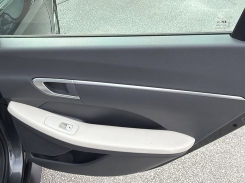 Used 2022 Hyundai Sonata SE image 16