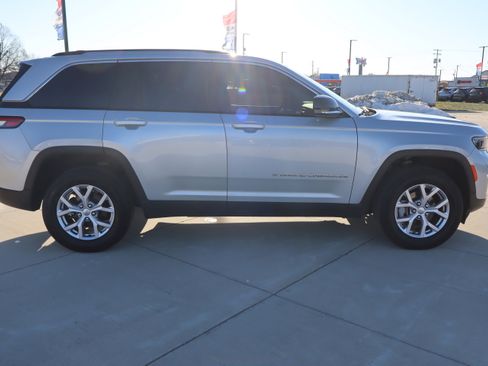 Used 2022 Jeep Grand Cherokee Limited image 5