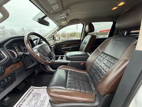 Used 2017 Nissan Titan Platinum Reserve w/ Off-Road Package image 11