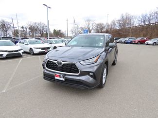 Used 2020 Toyota Highlander LE video 1