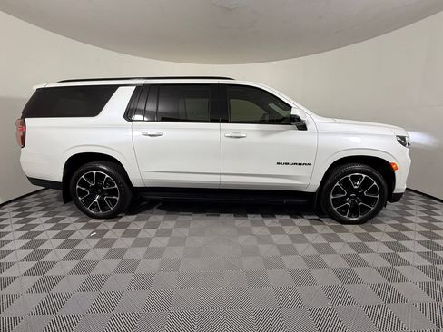 Used 2024 Chevrolet Suburban RST w/ Luxury Package RWD image 9