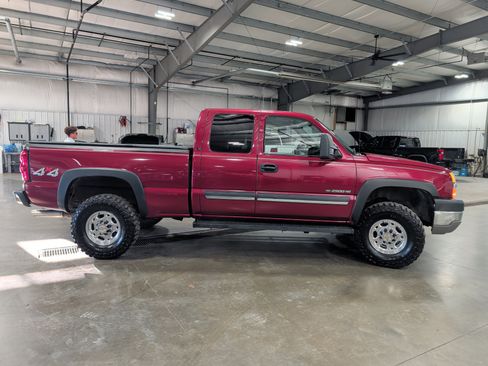 Used 2004 Chevrolet Silverado 2500 LS w/ Snow Plow Prep Package image 2