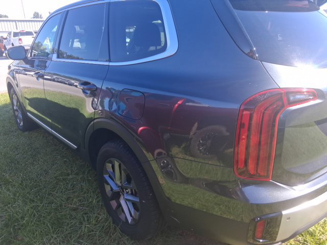 Used 2024 Kia Telluride LX FWD image 6