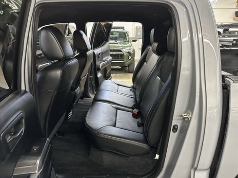 Used 2017 Toyota Tacoma TRD Pro AWD/4WD image 17