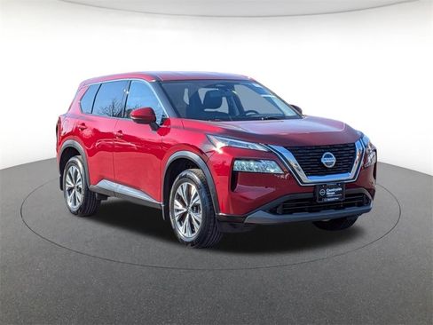 Used 2021 Nissan Rogue SV image 3