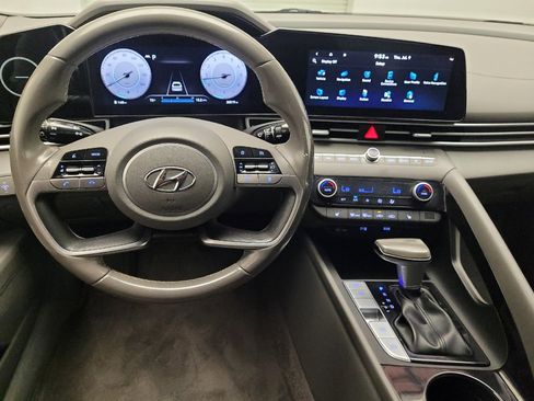 Used 2023 Hyundai Elantra SEL w/ Convenience Package FWD image 22