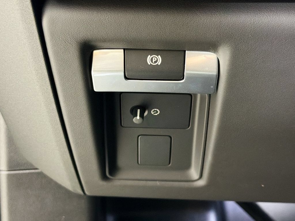 New 2026 Land Rover Defender 110 OCTA AWD/4WD image 10