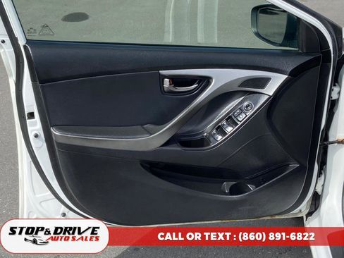 Used 2012 Hyundai Elantra Limited image 10