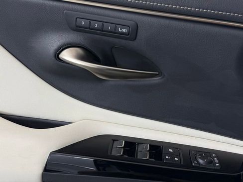 Used 2023 Lexus ES 350 w/ Premium Package image 18