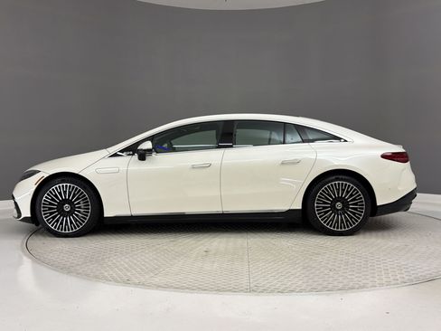 Used 2022 Mercedes-Benz EQS 580 4MATIC Sedan image 2