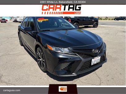 Used 2019 Toyota Camry SE w/ Carpet Mat Package