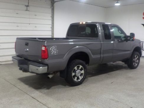 Used 2011 Ford F250 Lariat w/ Lariat Interior Pkg image 4