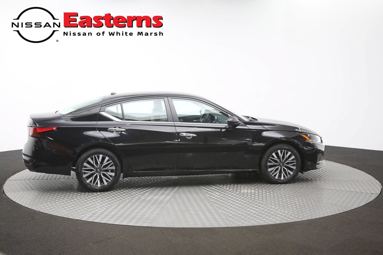 Used 2024 Nissan Altima 2.5 SV FWD image 42