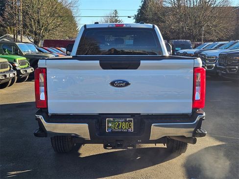 Used 2024 Ford F250 XL w/ XL Chrome Package image 6