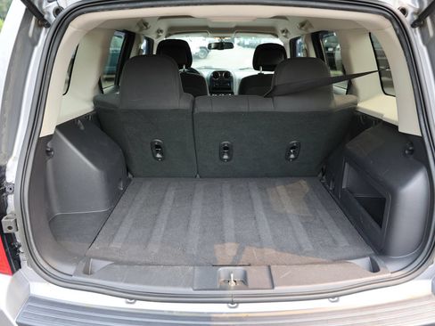 Used 2014 Jeep Patriot Latitude AWD/4WD image 13