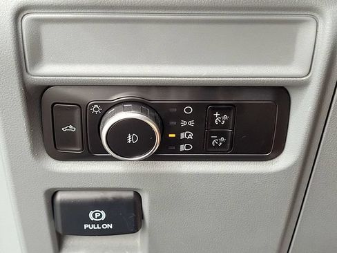Used 2023 Ford F150 XLT AWD/4WD image 14