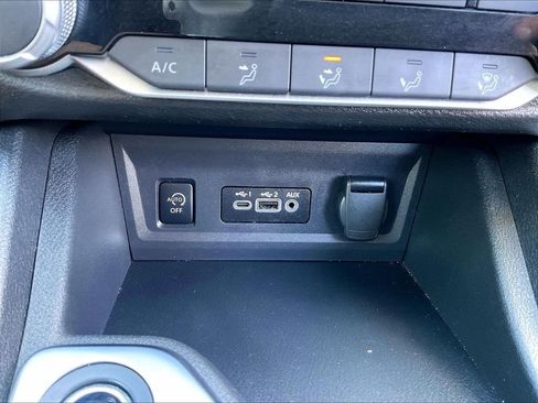 Used 2024 Nissan Sentra SV FWD image 12