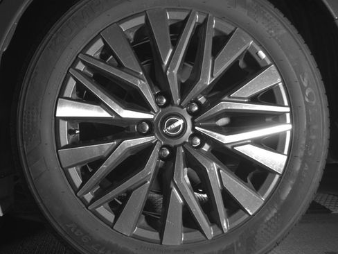 Used 2025 Nissan Altima 2.5 SV image 14