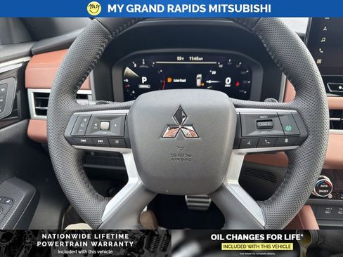 New 2026 Mitsubishi Outlander SEL image 15