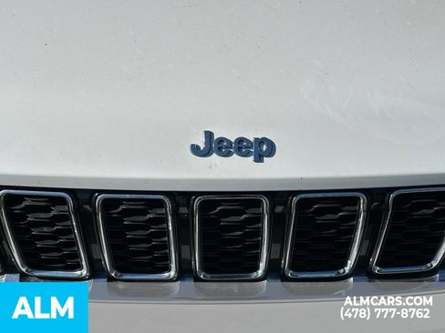 Used 2023 Jeep Grand Cherokee 4WD 4xe image 5