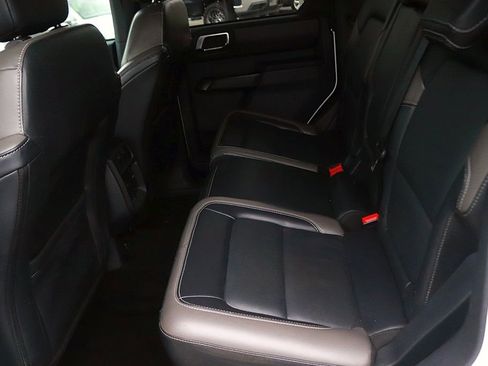 Used 2025 Ford Bronco Outer Banks AWD/4WD image 16