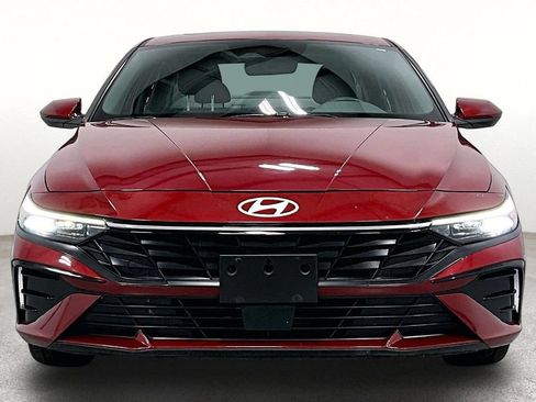 Used 2025 Hyundai Elantra SEL FWD image 4