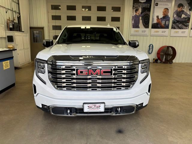 Used 2023 GMC Sierra 1500 Denali w/ Technology Package AWD/4WD image 3